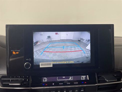 New 2026 Toyota Sienna LE FWD image 18
