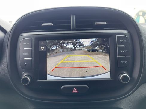 Used 2025 Kia Soul LX w/ LX Technology Package image 13