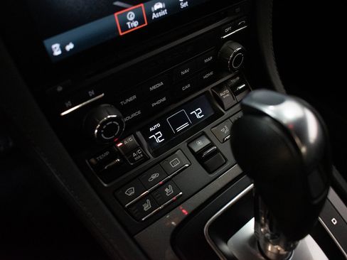 Certified 2018 Porsche 718 Cayman S image 27