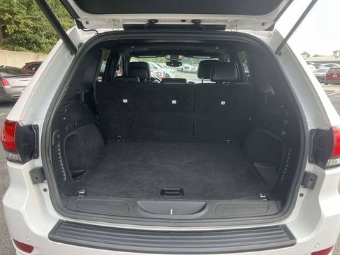 Used 2019 Jeep Grand Cherokee Altitude AWD/4WD image 13