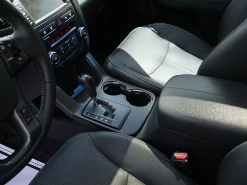 Used 2011 Kia Sorento SX FWD image 21