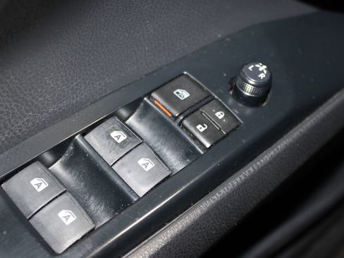 Used 2018 Toyota Camry LE FWD image 42