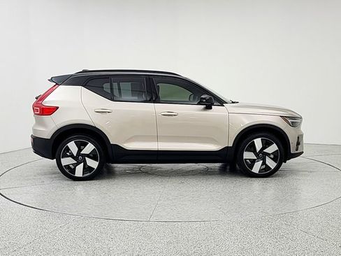 Used 2023 Volvo XC40 Recharge Ultimate w/ Protection Package Premier AWD/4WD image 4
