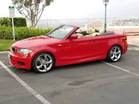Used 2011 BMW 135i Convertible RWD image 1