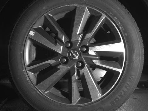 Used 2025 Nissan Versa SV image 14