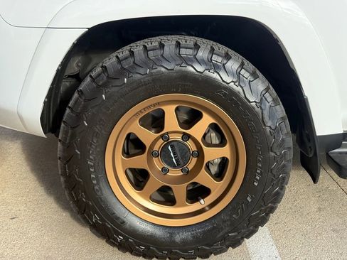 Used 2020 Toyota 4Runner TRD Off-Road Premium w/ Moonroof Package image 23