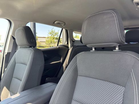 Used 2024 GMC Terrain SLE image 16