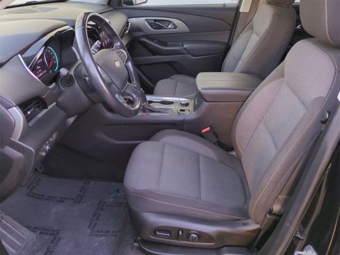 Used 2020 Chevrolet Traverse LT image 16
