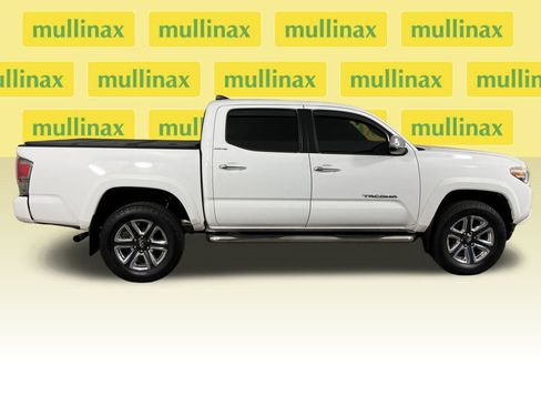 Used 2016 Toyota Tacoma Limited w/ Towing Package image 2