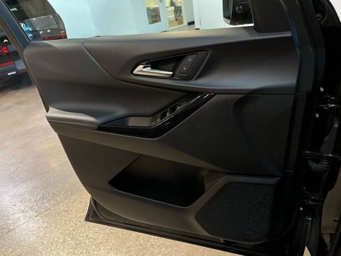 Used 2025 Chevrolet Equinox LT image 18