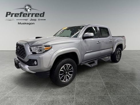 Used 2020 Toyota Tacoma TRD Sport w/ Technology Package image 10