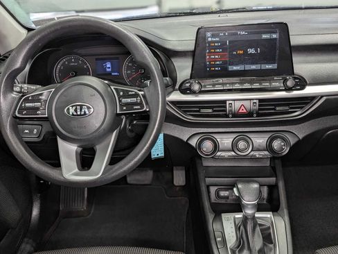 Used 2020 Kia Forte LXS FWD image 5