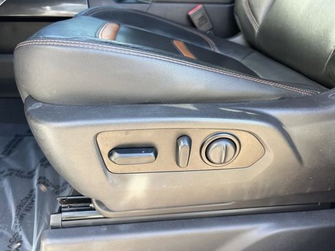 Used 2021 GMC Sierra 2500 AT4 w/ AT4 Preferred Package image 19