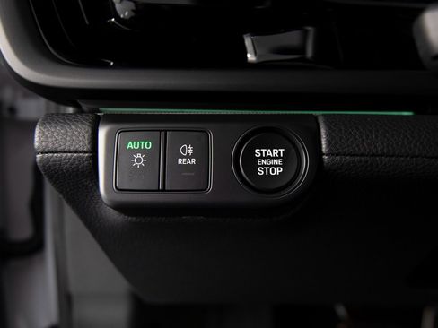 Certified 2025 Porsche Panamera 4 image 24