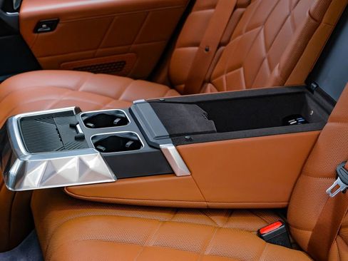 Used 2023 BMW 760i xDrive image 35