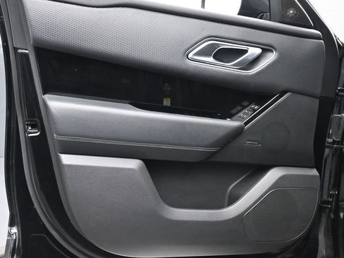 Used 2019 Land Rover Range Rover Velar S AWD/4WD image 9