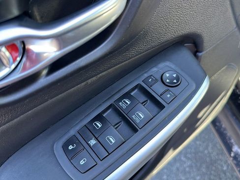 Used 2022 Jeep Cherokee Latitude w/ Trailer Tow Group image 24