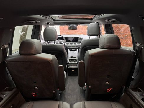 Used 2023 Mercedes-Benz GLS 450 4MATIC image 30