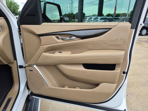 Used 2018 Cadillac Escalade Platinum image 51