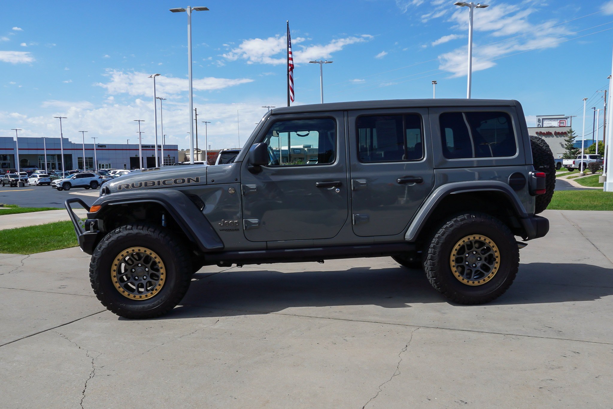 Used 2022 Jeep Wrangler Unlimited Rubicon w/ Xtreme Recon 35" Tire Package AWD/4WD image 5
