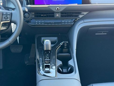 New 2025 Toyota Crown Signia image 12