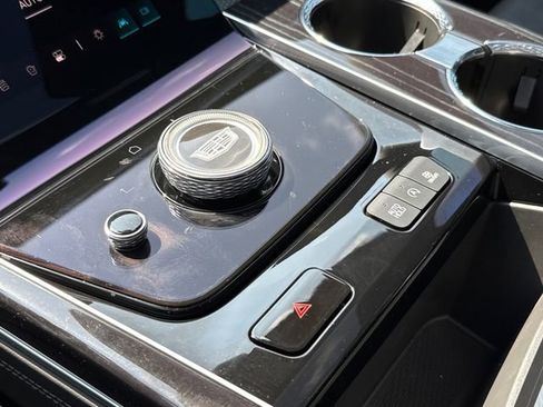 Used 2025 Cadillac Escalade Sport w/ Touring Package image 29