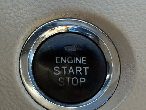 Used 2006 Toyota Avalon Limited FWD image 26