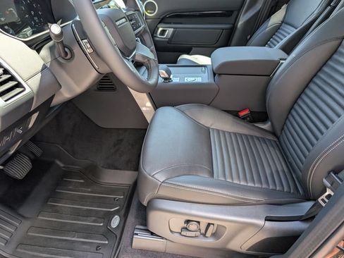 New 2026 Land Rover Discovery S AWD/4WD image 21