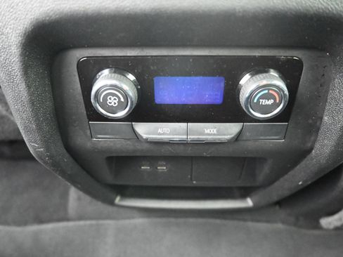 Used 2024 Chevrolet Traverse LS FWD image 22