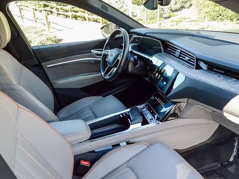 Used 2022 Audi e-tron Chronos w/ Chronos Package image 22