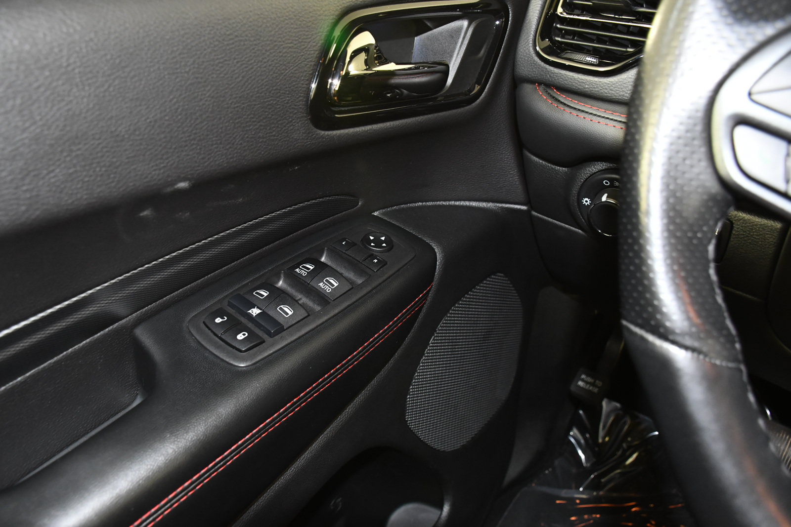 Used 2025 Dodge Durango GT AWD/4WD image 31