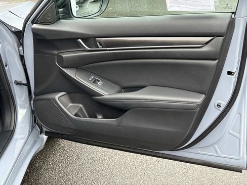 Used 2022 Honda Accord Sport image 8