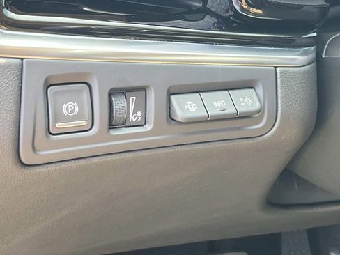 Certified 2025 Cadillac XT6 Premium Luxury w/ Platinum Package FWD image 28