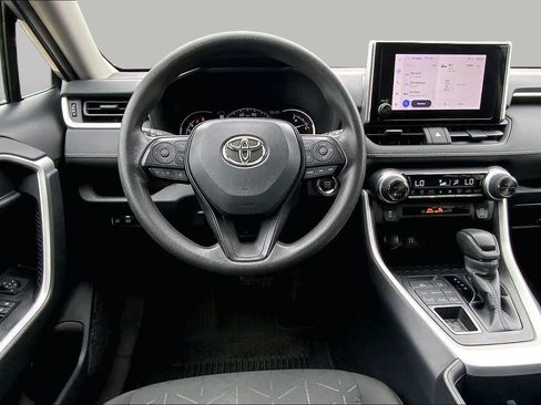 Used 2024 Toyota RAV4 XLE AWD/4WD image 6