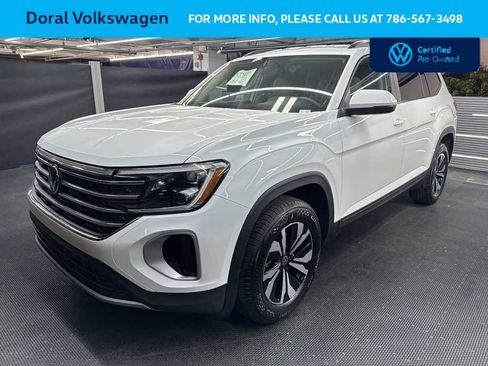 Used 2025 Volkswagen Atlas SE image 4