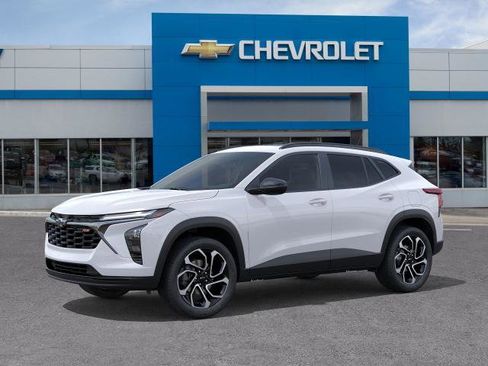 New 2026 Chevrolet Trax RS w/ Sunroof Package FWD image 34