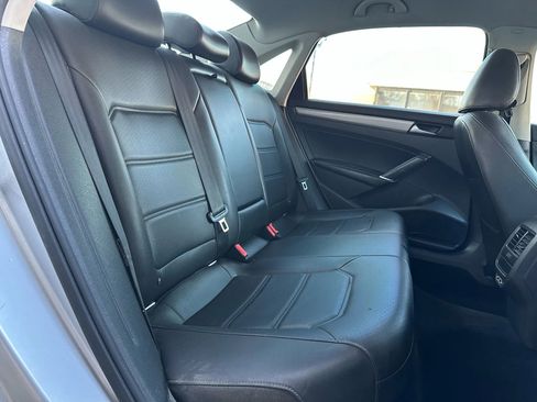 Used 2020 Volkswagen Passat 2.0T SE image 14