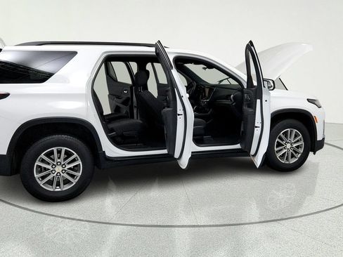 Used 2023 Chevrolet Traverse LT FWD image 13