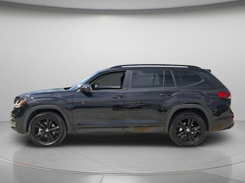 Used 2023 Volkswagen Atlas SEL R-Line AWD/4WD image 3