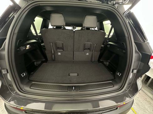 New 2025 Jeep Grand Cherokee L Laredo image 24