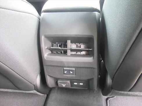 New 2026 Jeep Cherokee Overland w/ Advanced Pro Tech Group AWD/4WD image 32