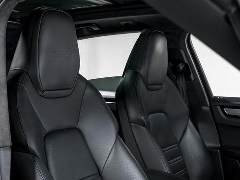 Used 2022 Porsche Cayenne Turbo AWD/4WD image 39
