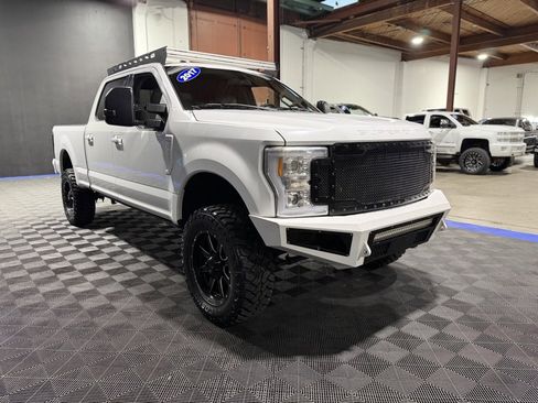 Used 2017 Ford F250 XLT image 6