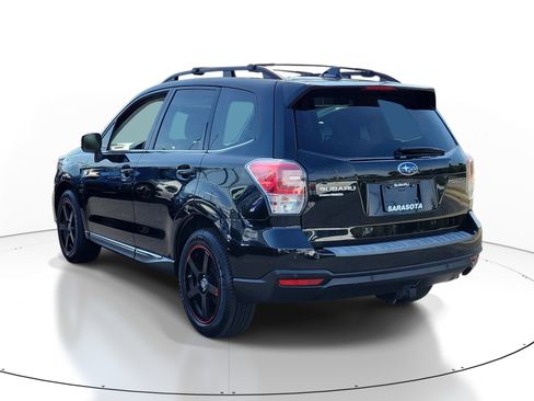 Used 2018 Subaru Forester 2.5i Touring AWD/4WD image 4