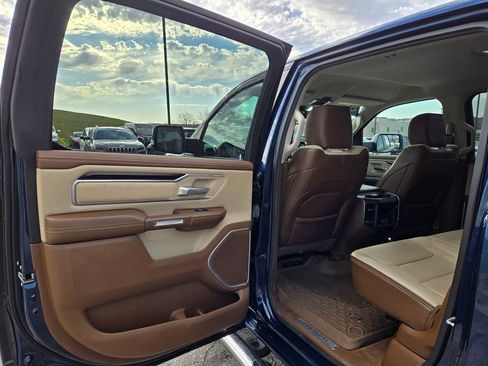 Used 2022 RAM 1500 Laramie AWD/4WD image 29