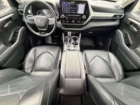 Used 2022 Toyota Highlander Platinum image 37