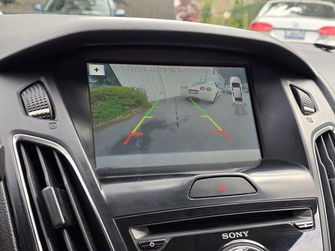 Used 2018 Ford Focus Titanium image 21