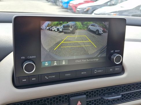 Used 2023 Honda HR-V LX image 19