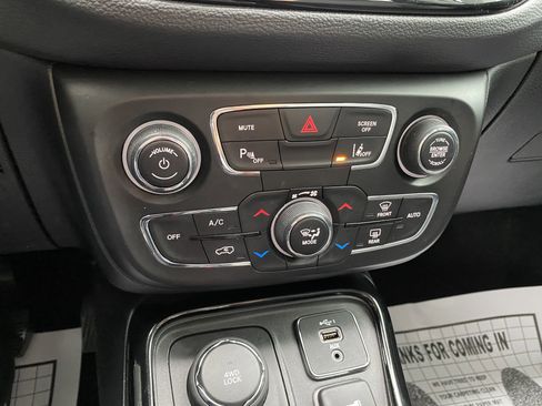 Used 2021 Jeep Compass Limited w/ Sun and Sound Group image 28