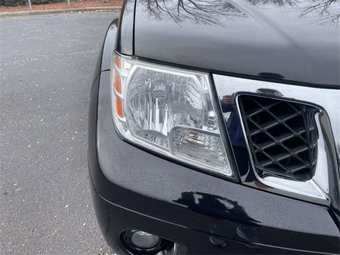 Used 2021 Nissan Frontier SV image 35